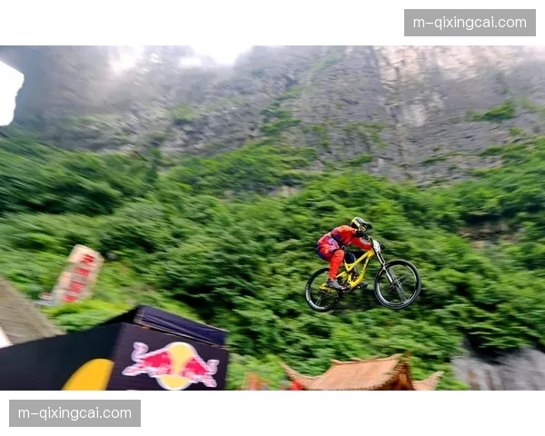 实时:巴西站男子速降资格赛,赛道突发降雨导致比赛暂停 实时:巴西站男子速降资格赛,赛道突发降雨导致比赛暂停