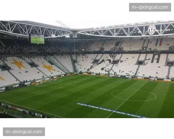 巴黎圣日耳曼训练中心落成，16块草坪承载多支队伍训练需求